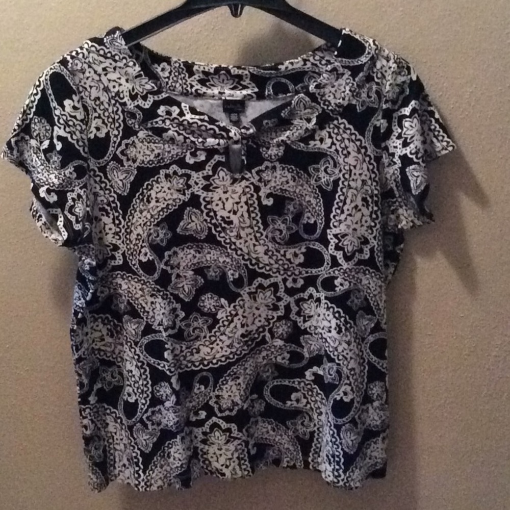 Rafael 1X black and white paisley top